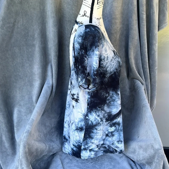 Marika Tie -Dye Tee - Picture 3 of 7
